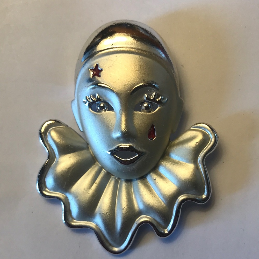 Brooch